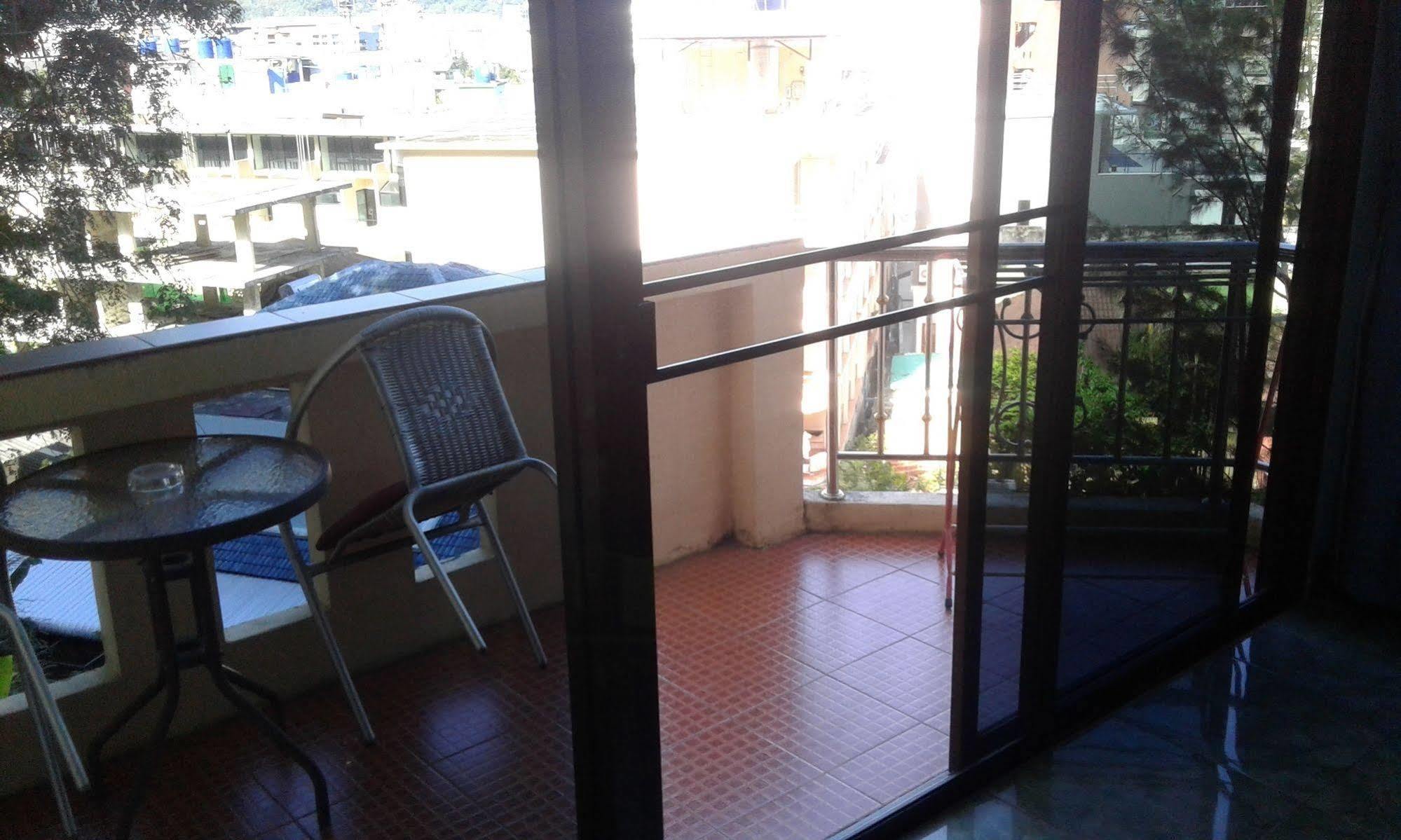 Feng Shui House Hotell Patong Eksteriør bilde