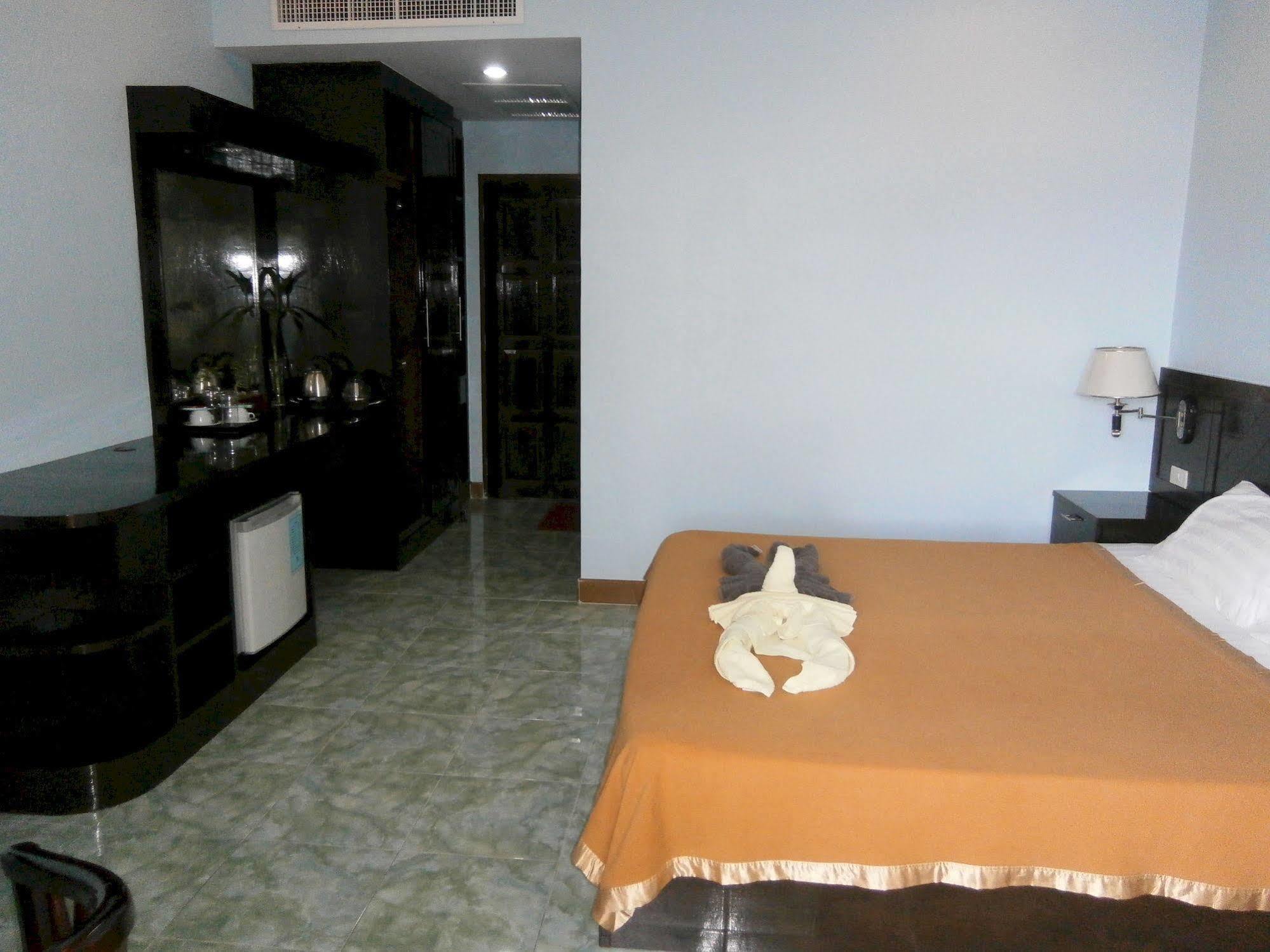 Feng Shui House Hotell Patong Eksteriør bilde
