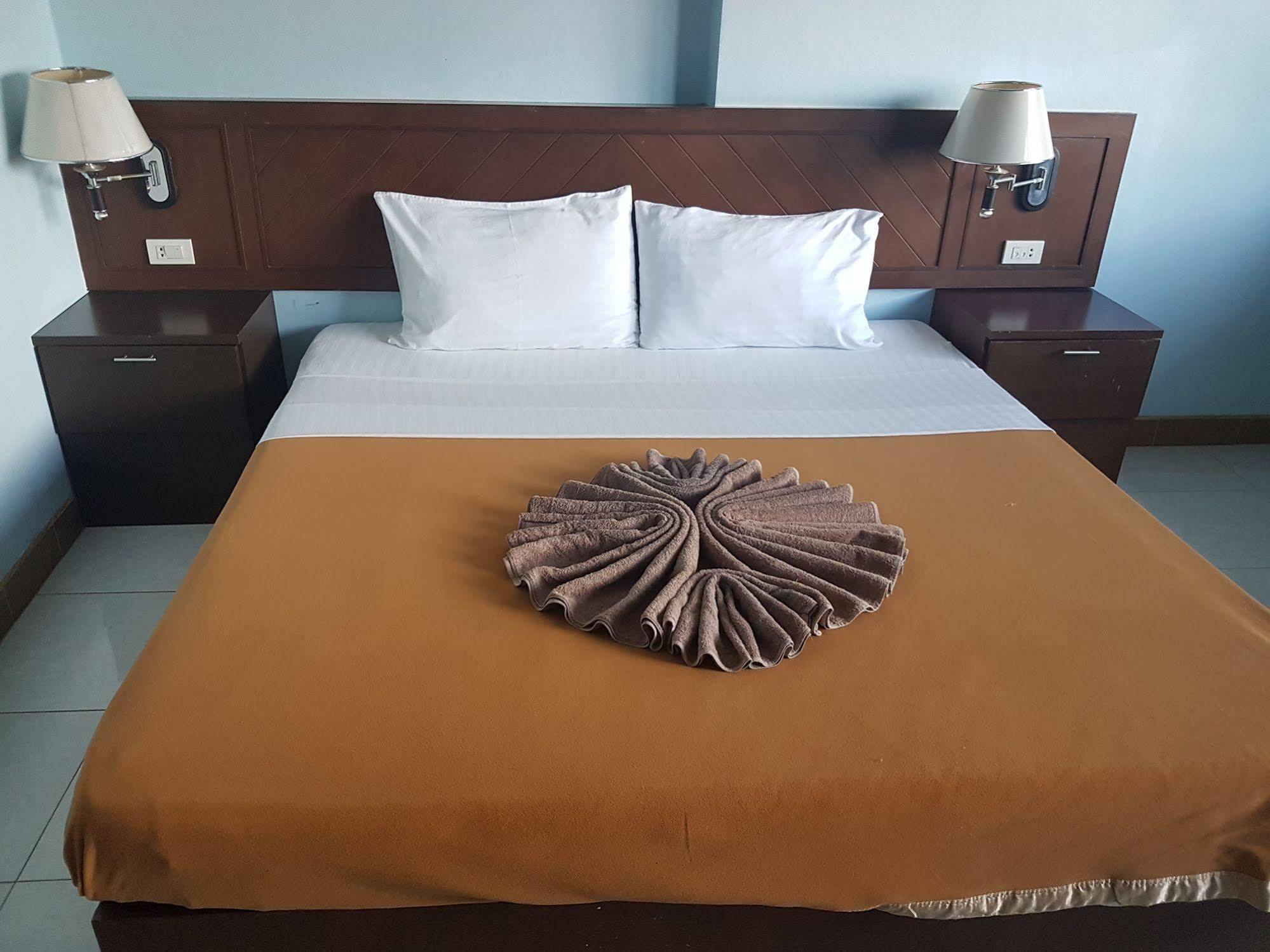 Feng Shui House Hotell Patong Eksteriør bilde