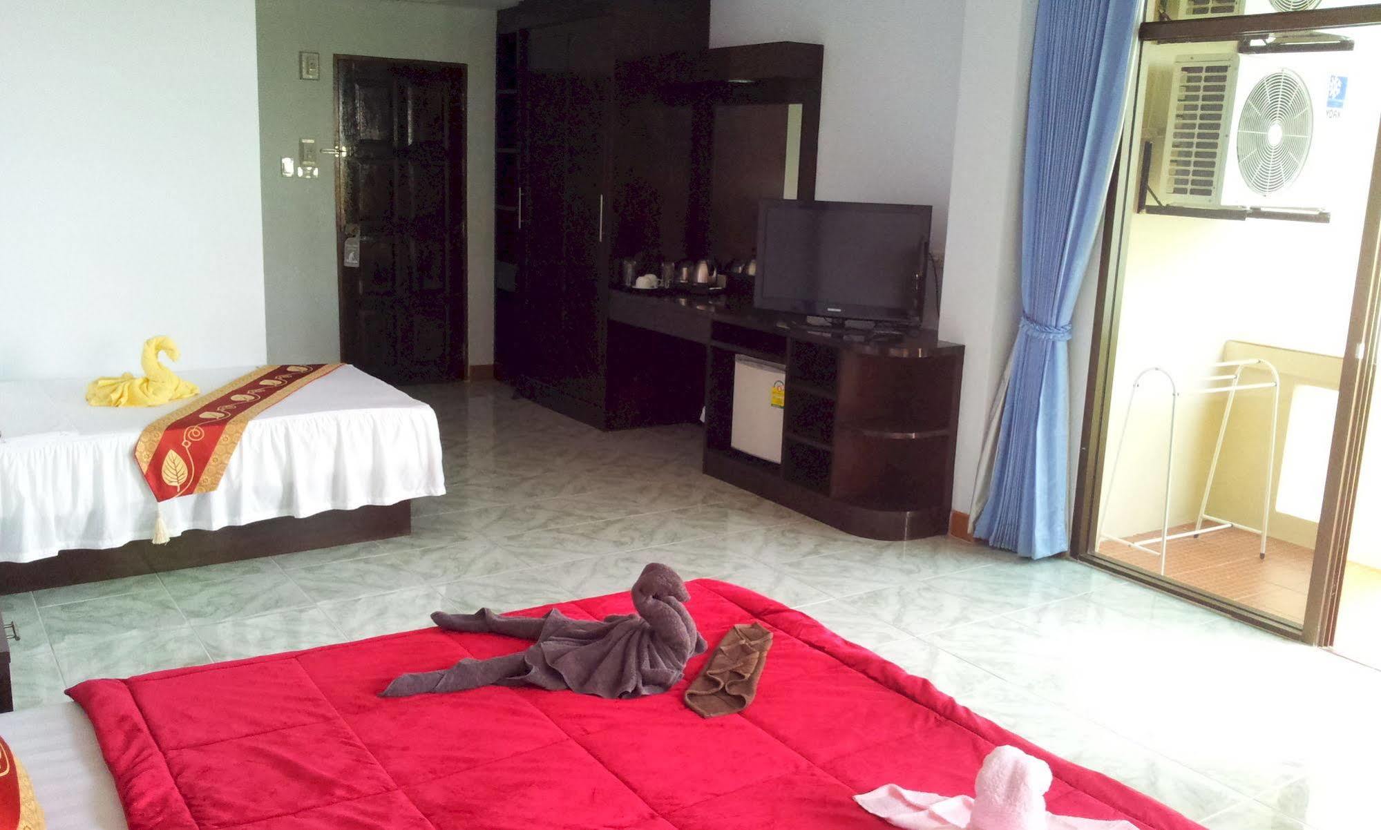 Feng Shui House Hotell Patong Eksteriør bilde